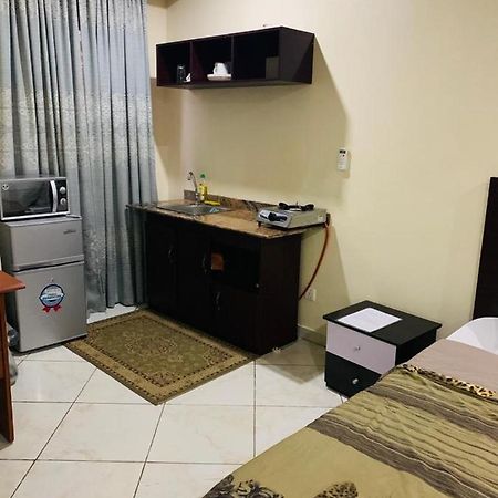 Studio Apartment With Wifi/Good Security Αμπούζα Εξωτερικό φωτογραφία