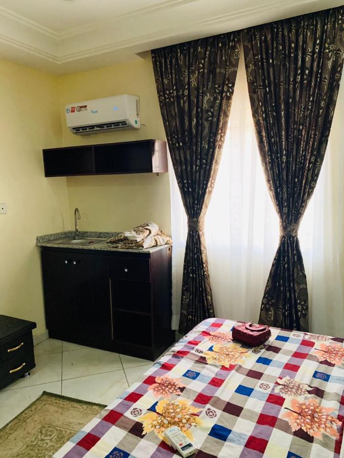 Studio Apartment With Wifi/Good Security Αμπούζα Εξωτερικό φωτογραφία