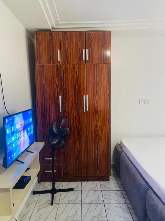 Studio Apartment With Wifi/Good Security Αμπούζα Εξωτερικό φωτογραφία